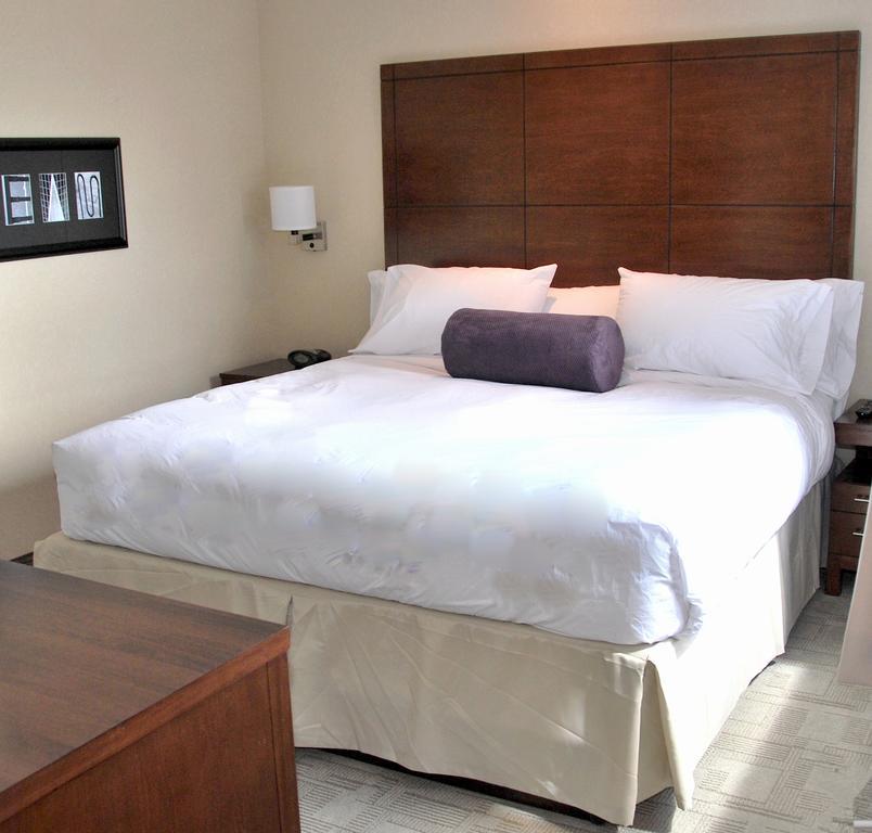 Days Inn By Wyndham Regina Airport West Экстерьер фото